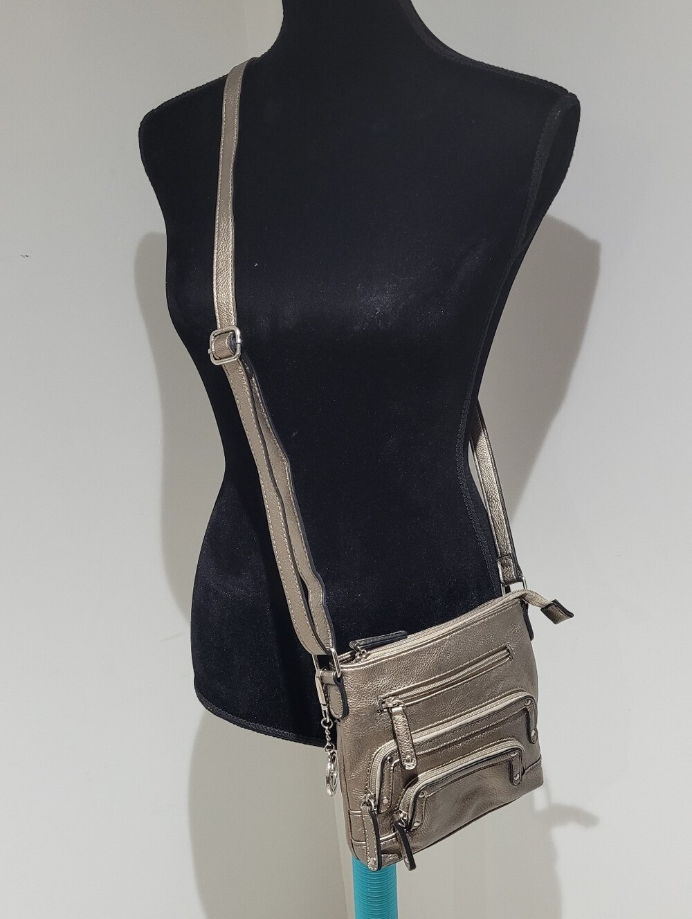 La Diva Women's Faux-Leather Metallic Taupe Slim Profile Zippered Crossbody Bag